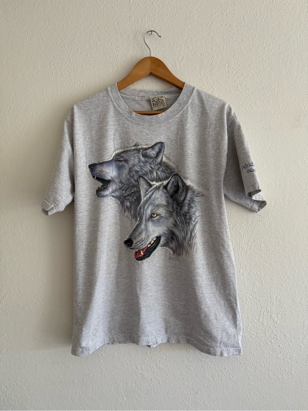 Vintage Gray Wolf Graphic Tee - Unbranded
